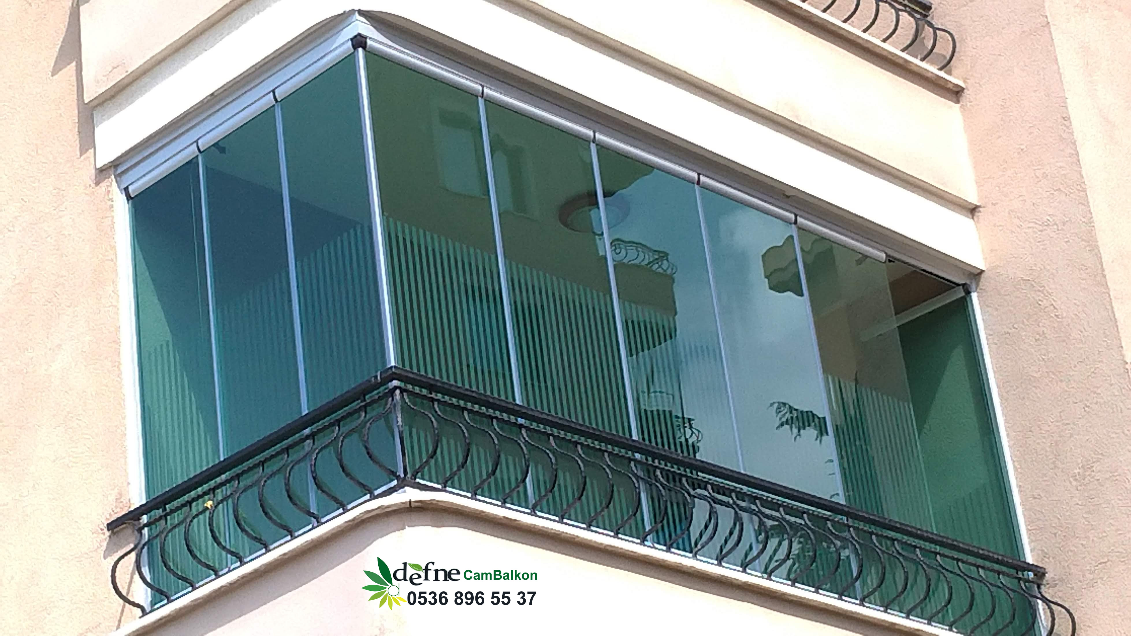 Renkli Cam Montajı Mavi - Siyah - Füme 